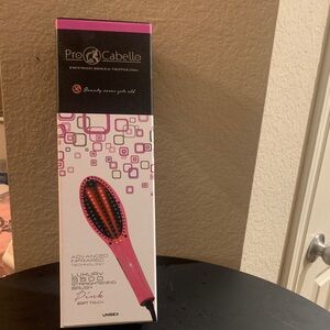 A luxury 5500 straightening brush